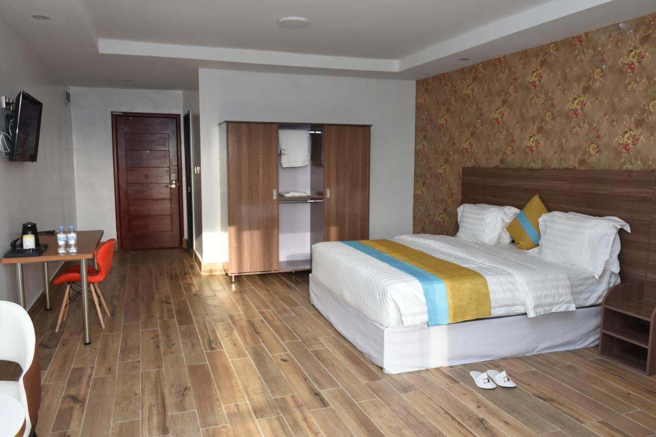 Centric Hotel Kigali Esterno foto
