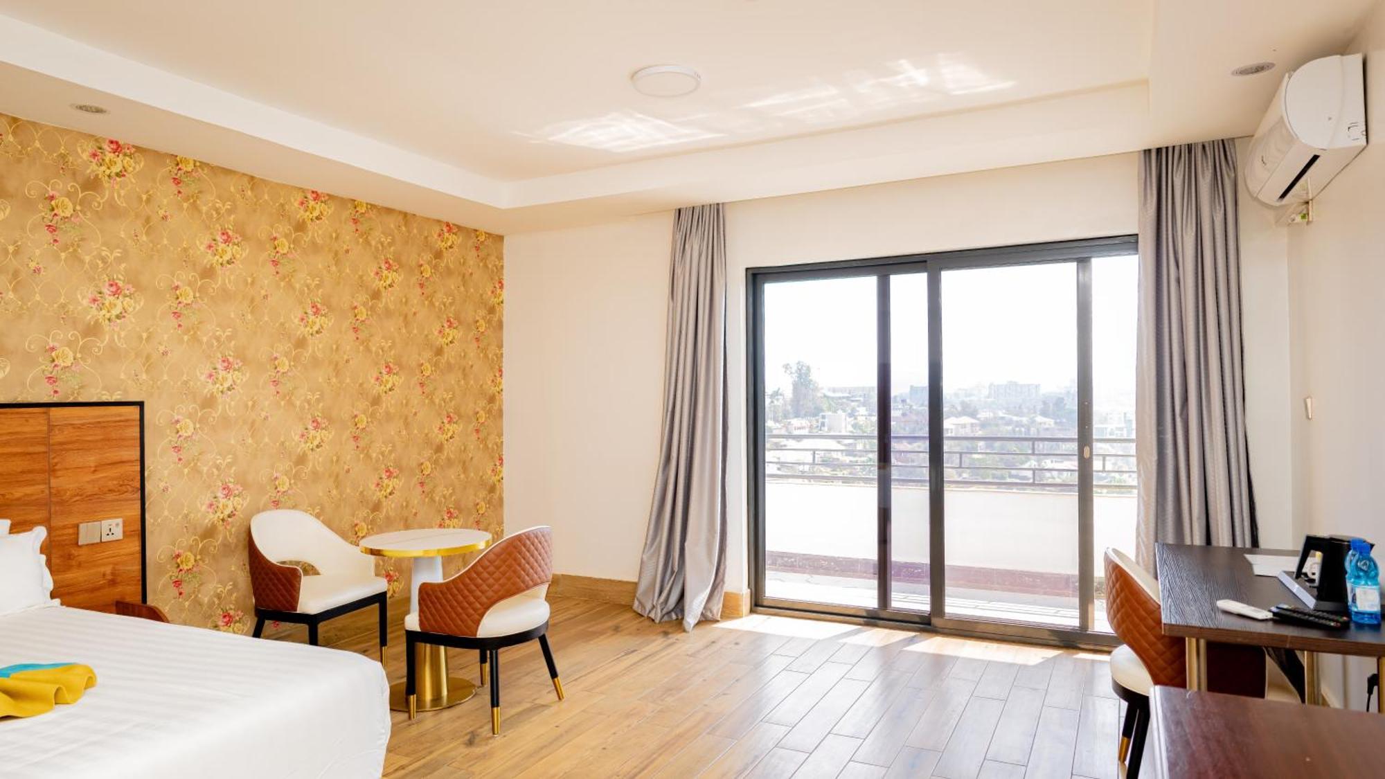 Centric Hotel Kigali Esterno foto